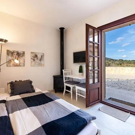 Holiday home Wellnatura Mit Sauna, Kamine, Badewanne