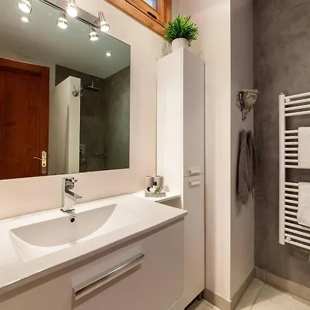 Holiday home Wellnatura Mit Sauna, Kamine, Badewanne Arta